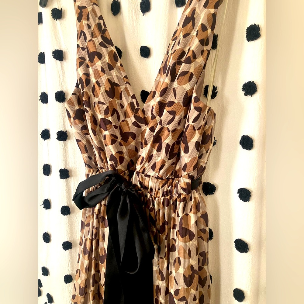 BCBG MAXAZRIA Silk Cocktail Dress animal-like print 🐆 Size 8, (like new!) NYE🥂